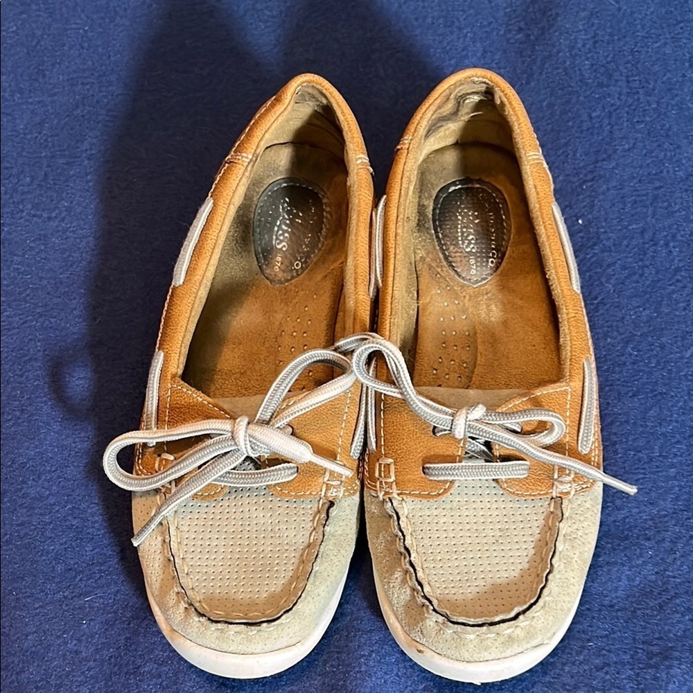 Bass boat shoes